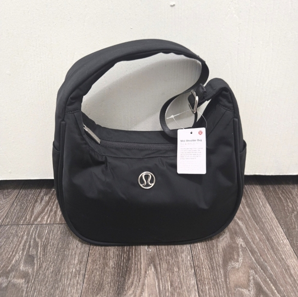 Lululemon City Essentials Shoulder Bag 4L Black NWT - Picture 2 of 15